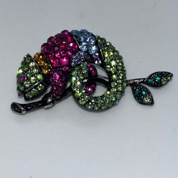 Vintage OPC KR signed iguana pin/pendant crystal rainbow lizard necklace - Picture 1 of 9